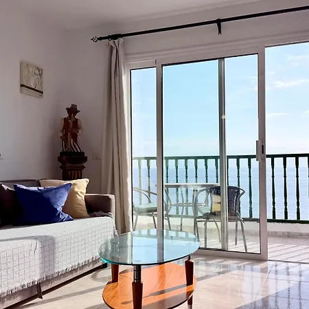 شقة Sunset & Ocean Views, Beachfront Apartment, Lg501