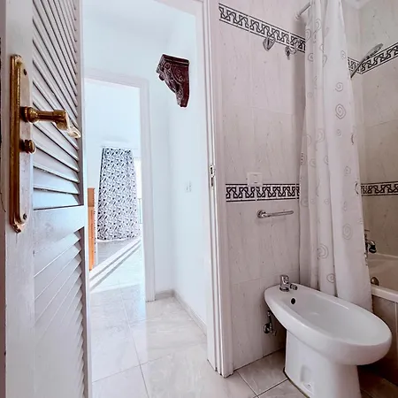 شقة Sunset & Ocean Views, Beachfront Apartment, Lg501 *